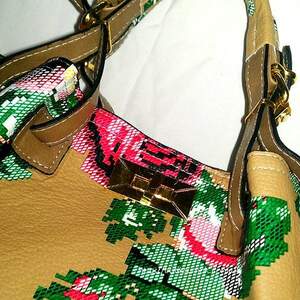 Женская сумка Tommy Hilfiger Khaki-MultiFloral  246